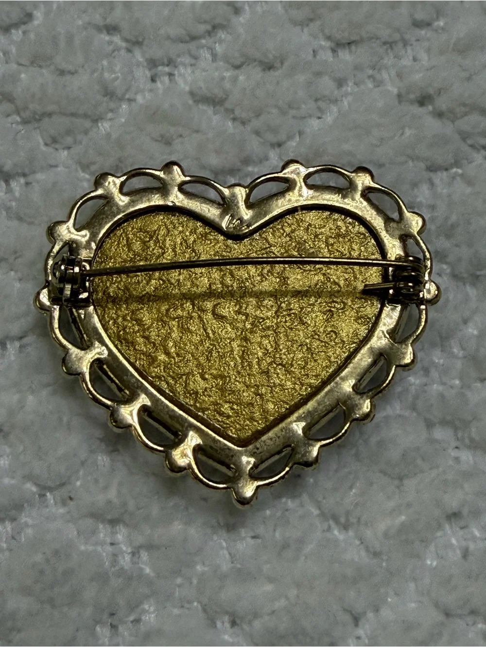 Liz Claiborne Vintage 90s Floral Brooch Red Heart Gold Tone Brooch Pin